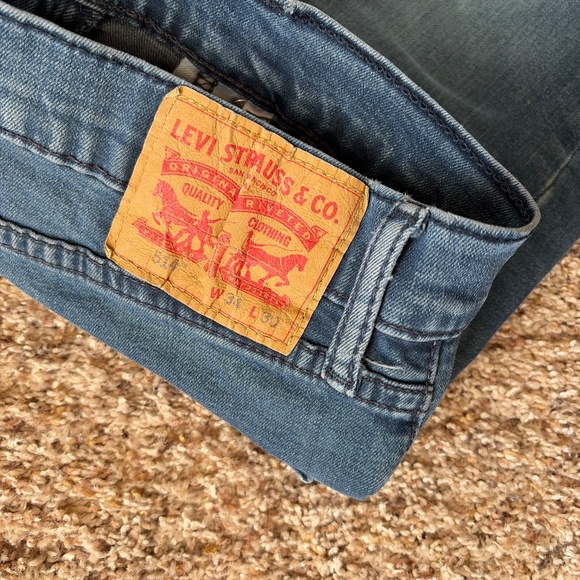 Levi’s - Picture 2 of 3